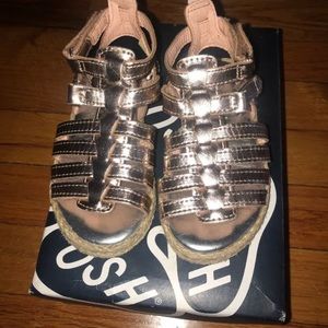 Girls OshKosh Rose Gold Sandals Size 5..Velcro
